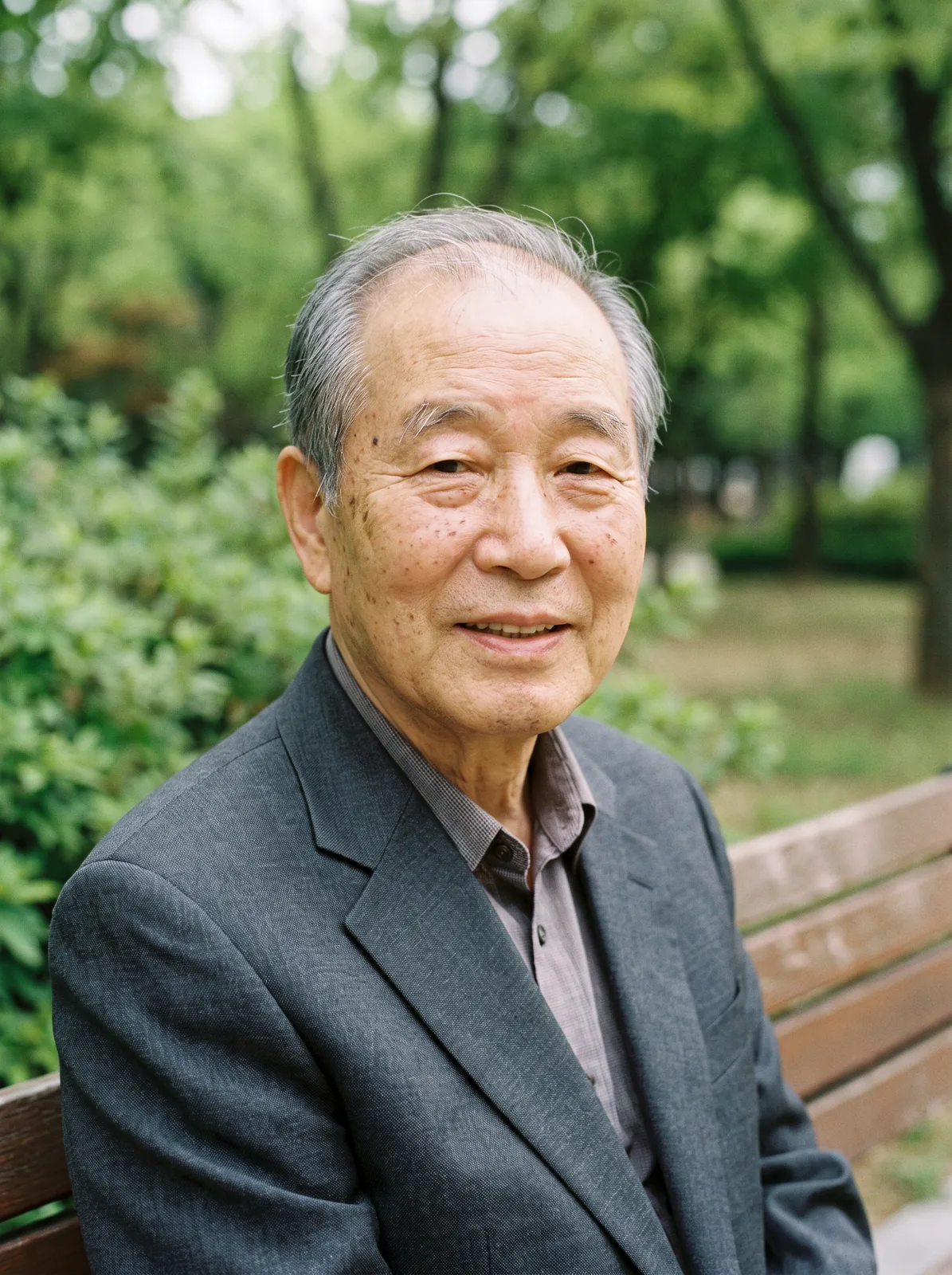 합성 전 — 아버지 사진 (예시)