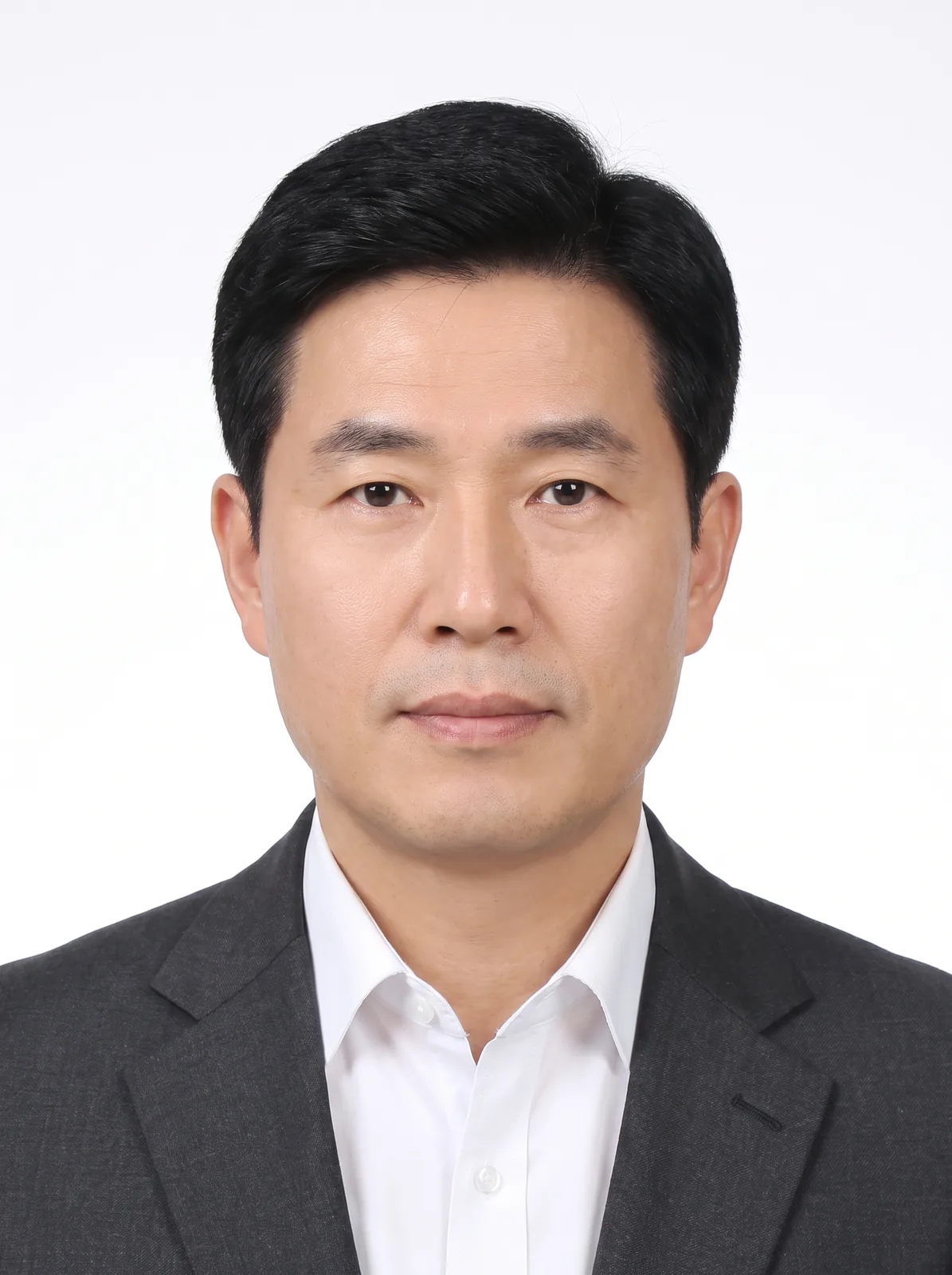 정장 증명사진 (예시)